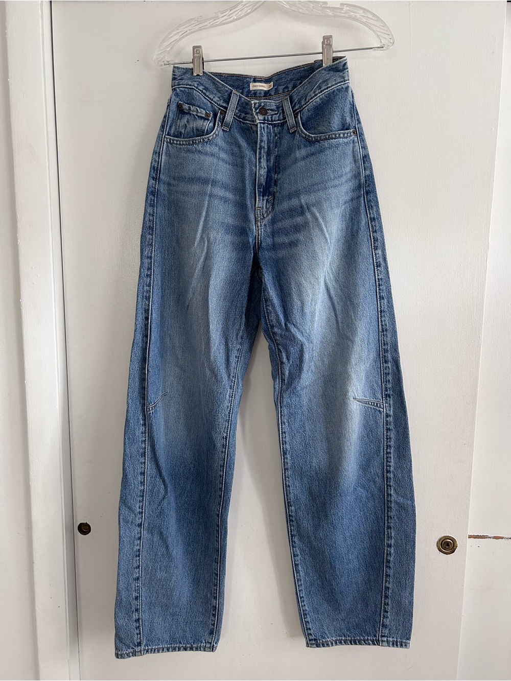 Women’s Levi’s Cinch barrel jeans
